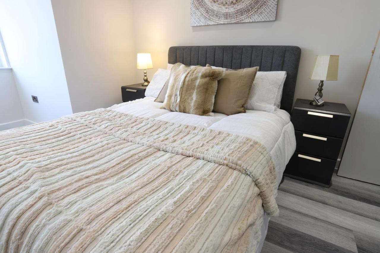 Appartamento Necairport Interchange Shortstay Homebase *
